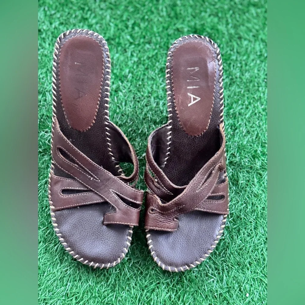 MIA Women’s Brown Leather Sandals Size 8M‎